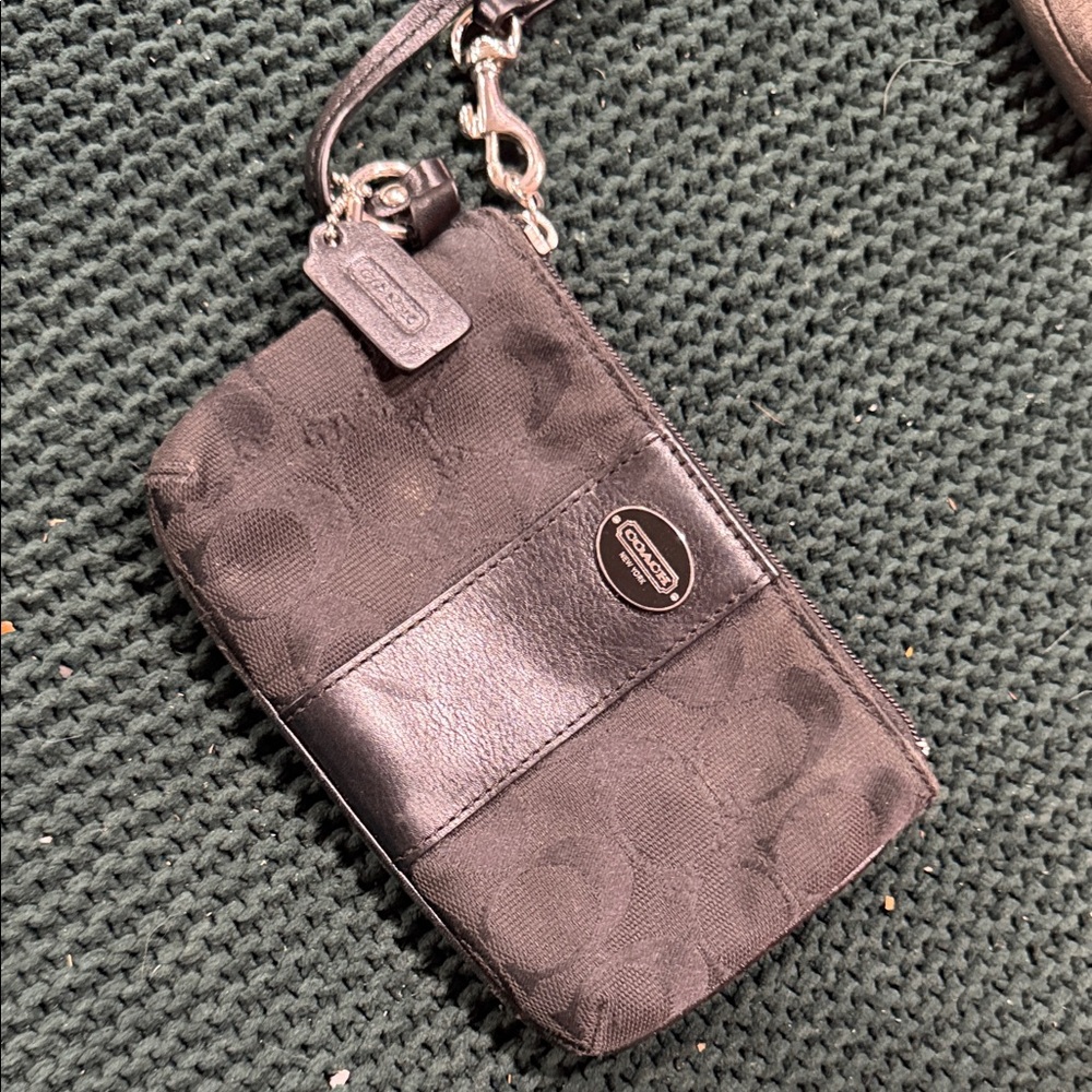 Coach Signature Black Wristlet